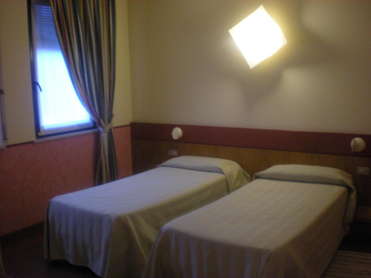 Hotel Roma Bussolengo Camera foto